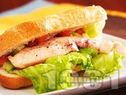 Диетичен сандвич с франзела, пилешко бонфиле на фурна (бон филе) и зеленчуци - снимка на рецептата